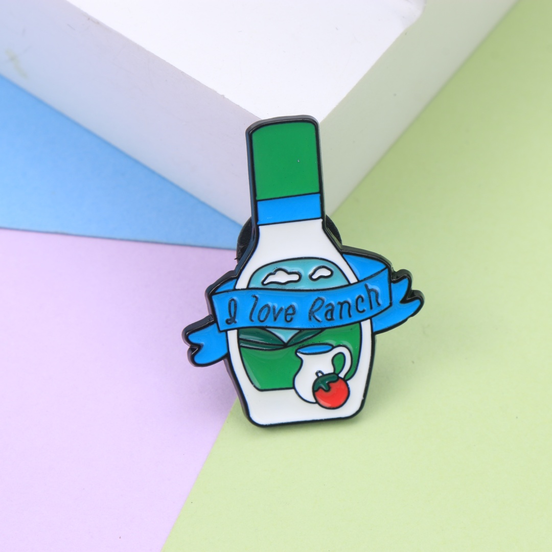 Foody Snacks - Pin Enamel Botol Saus Ranch, Slogan